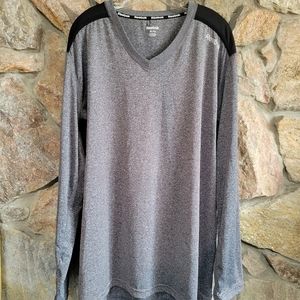 LIKE NEW REEBOK SHIRT